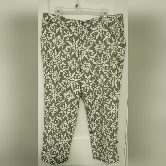 Olive Green Print Crop Pants sz 16 - Picture 5 of 10